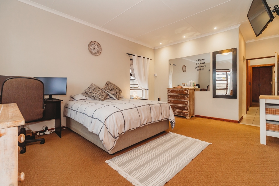 2 Bedroom Property for Sale in Heather Park Western Cape